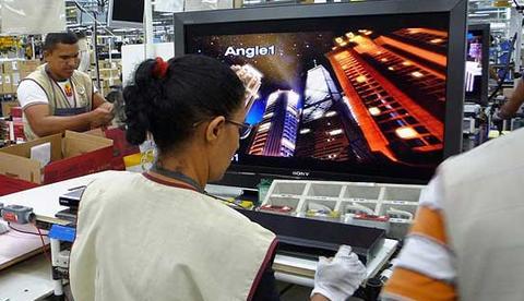 Sem componentes, fábricas de eletroeletrônicos de Manaus paralisam atividades