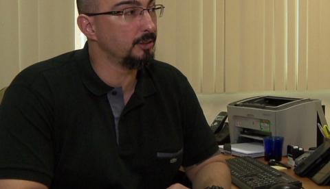 Delegado é preso suspeito de matar a esposa e enteada a tiros