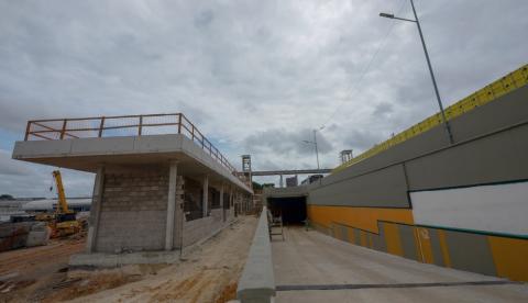 Obra na avenida Constantino Nery deve ser concluída ainda neste semestre, diz prefeitura
