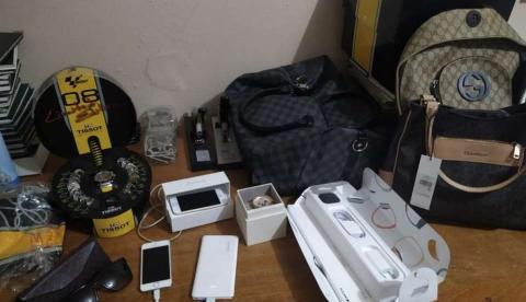 Vítima troca relógio de R$ 8 mil por iPhone e recebe rapadura pelos Correios