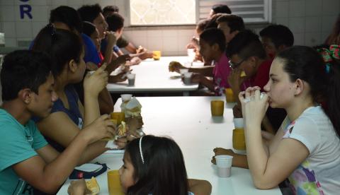 Organizações sociais levam serviços à população carente, diz secretária