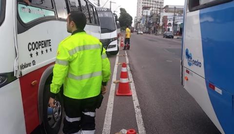 Atendimento é ampliado para recorrer de multas de trânsito e renovar gratuidade nos ônibus em Manaus 