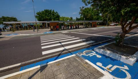 Prefeitura de Manaus suspende linhas de ônibus que atendem Ponta Negra 