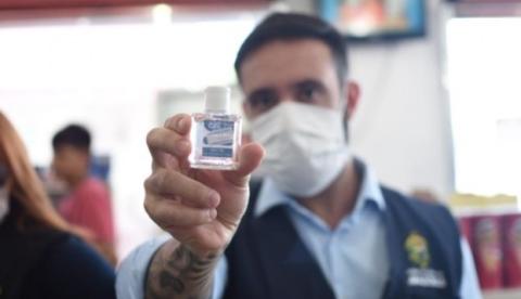 Em Manaus, preço abusivo faz distribuidora ter mais de 300 frascos de álcool apreendidos