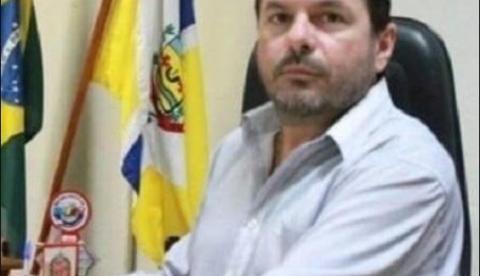 Prefeito renuncia a cargo para atuar como médico durante pandemia de coronavírus