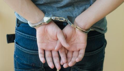 Abandonado por comparsa, jovem é preso após assalto a ônibus em Manaus