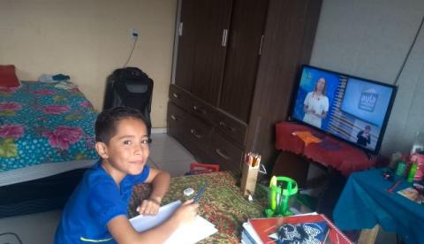 Já são 450 mil estudantes com aulas virtuais no Amazonas