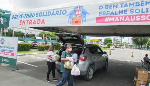 Drive-thru da campanha Manaus Solidária segue até esta quarta-feira