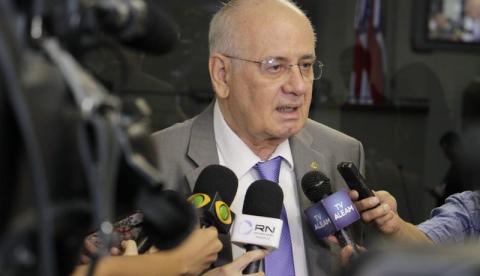 No Amazonas, deputado critica exoneração de secretário de Saúde