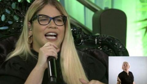 Intérpretes em libras agitam internautas e são 'aclamados' durante live de Marília Mendonça