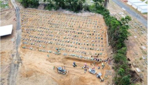 Números de enterros em Manaus triplicam e chegam a 82 por dia