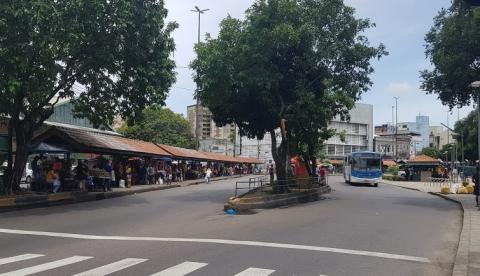 Amazonas descarta ‘lockdown’ com fechamento total do comércio