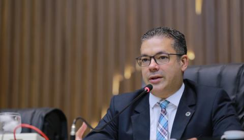 Josué diz que seria antidemocrático arquivar pedido de impeachment de Wilson Lima e Carlos 