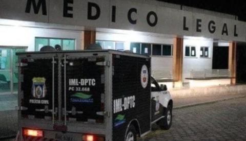 Feto é abandonado dentro de caixa em via pública de Manaus