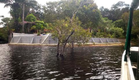 Fiscalização constata construção irregular às margens do lago do Tupé