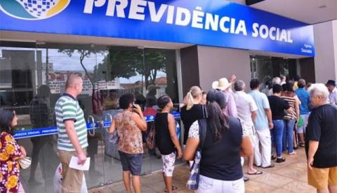 Beneficiária obtém na Justiça decisão para INSS analisar benefício definitivo