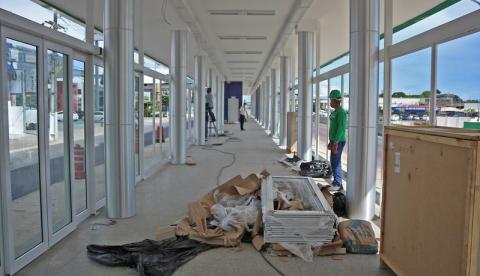 Trecho da avenida Max Teixeira será interditado para conclusão da obra de estação de ônibus