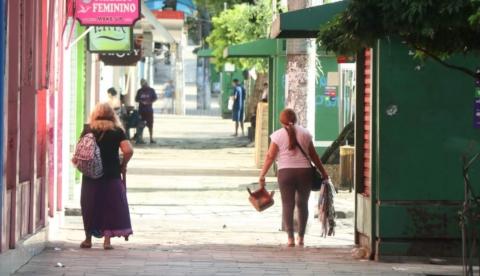 Reabertura do comércio será suspensa caso agrave casos de Covid-19, diz governo do Amazonas