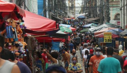 Brasil entra na contramão da quarentena e vê explosão de mortes