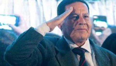 Um general à espera da vaga de presidente