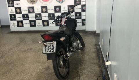 Assaltante é baleado por justiceiro e pede socorro em local inusitado em Manaus