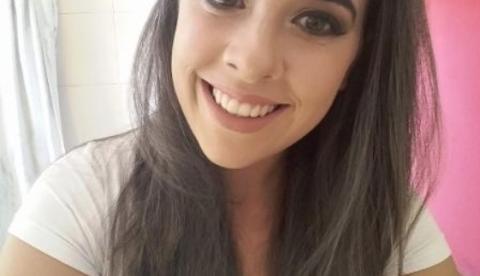 Homem invade carro e mata ex-mulher com dez facadas no tórax 