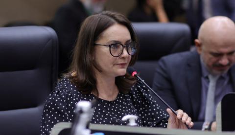 Professora Jacqueline deixa CMM e assume cargo de deputada estadual