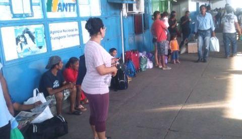 Terminal da Constantino é sufoco para usuários e camelôs