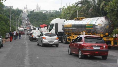 Petroleiros param Reman em protesto por mais segurança