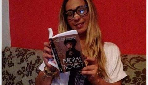 Editora ironiza Valesca Popozuda e diz que funkeira não sabe ler