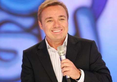 “Esse ano eu vou voltar, isso é certeza”, afirma Gugu Liberato