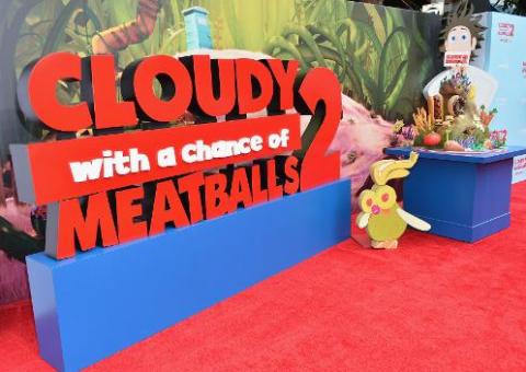 "Tá chovendo hambúrguer 2" lidera a bilheteria norte-americana