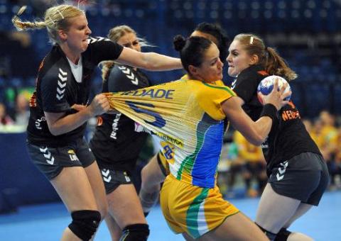 Brasil chega às quartas do Mundial de Handebol feminino