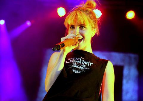 Paramore lança clipe de "Daydreaming", vem ver