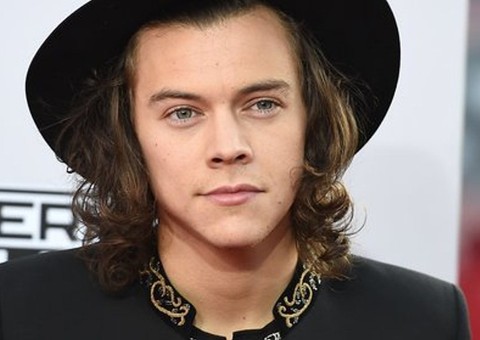 Após saída de membro, Harry Styles quer deixar One Direction e atuar em Hollywood