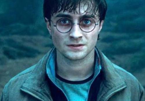Daniel Radcliffe virou alcoólatra após terminar a franquia Harry Potter