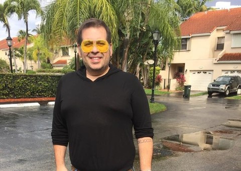 Com 30kg a menos, Leandro Hassum surge com nova silhueta