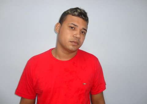 Trio é preso com 243 trouxinhas de drogas na Zona Sul