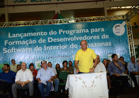 Governador José Melo lança programa que vai formar alunos em desenvolvimento de software para trabalhar em empresas