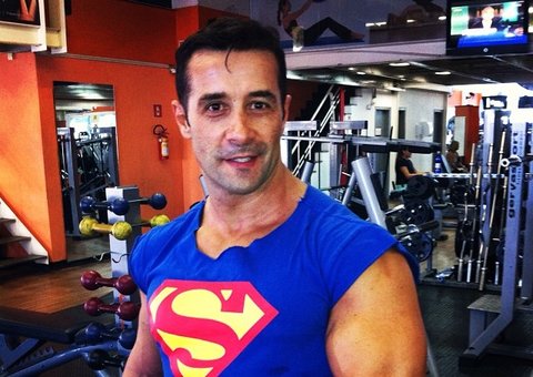 Marcos Oliver desabafa: "Será que o pai é sempre o vilão?"