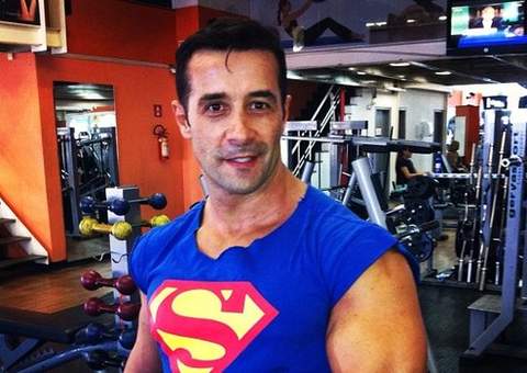 Marcos Oliver paquera travesti na internet