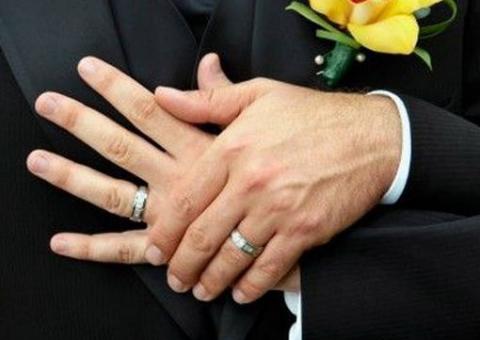 Benefício pago pelo empregador vale para companheiro homoafetivo, decide TST