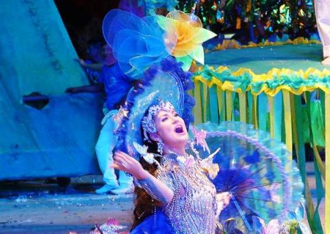 Caprichoso empolga galera na segunda noite de apresentação  