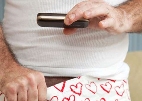 Americano manda currículo com foto de pênis