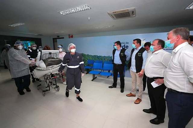 Covid: Nilton Lins atende pacientes para desafogar porta de entrada