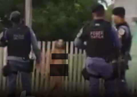 Com um terçado, mulher com problemas psicológicos fica nua ameaçando policiais em Humaitá