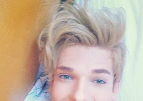  Lutando contra leucemia, 'Ken Humano' posta selfie e desabafa