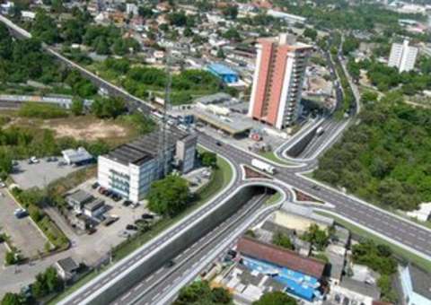 Hospital faz demolição espontânea para atender Plano Diretor e ampliar avenida