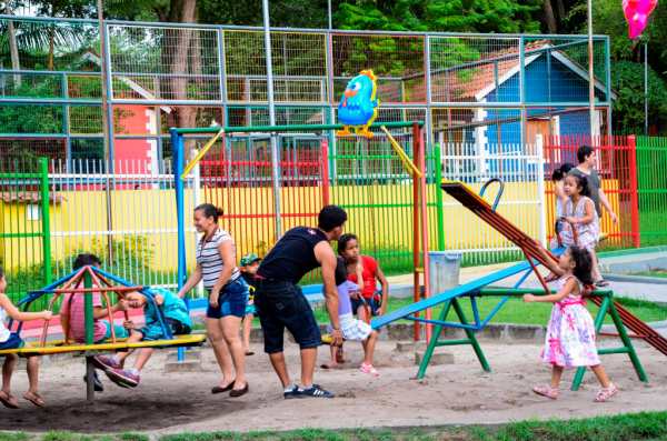 Cidade da Criança realiza brincadeiras educativas
