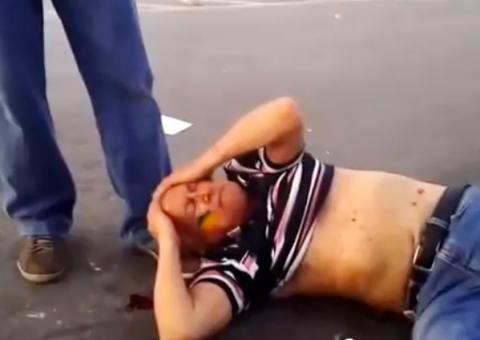 Idoso ferido durante protesto "ameaça" polícia e é recebido à base de bombas e gás lacrimogênio 